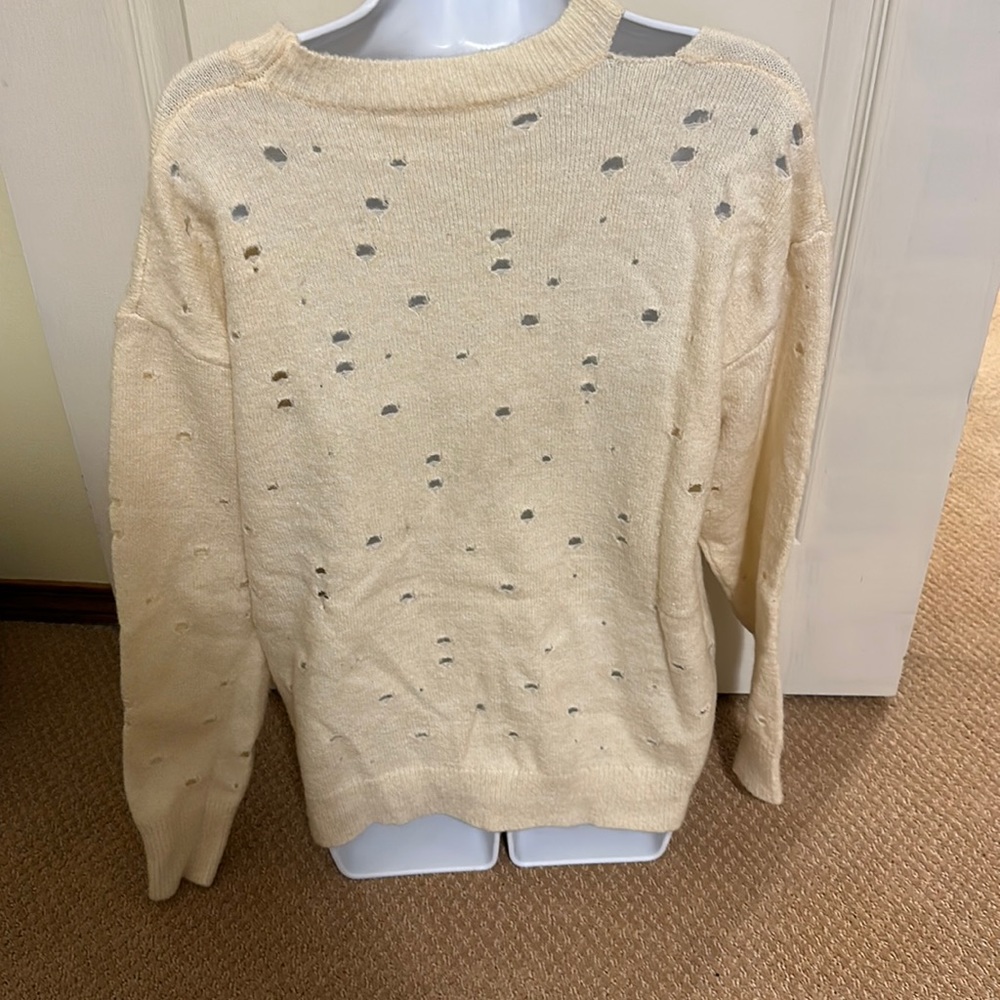 Distressed sweater - Picture 4 of 8